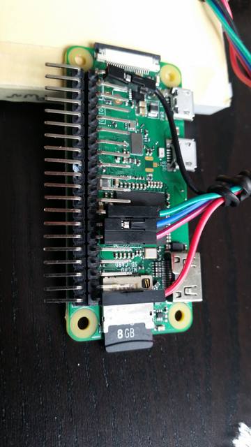 Der Raspberry Pi Zero, direkt auf die Platine der Fernbedienung gelötet